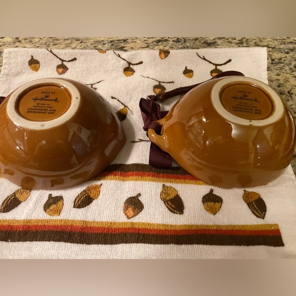 Hallmark Fall Thanksgiving Autumn Acorn Ceramic Bowl with Serving Spoon Set of 2 - Picture 5 of 5